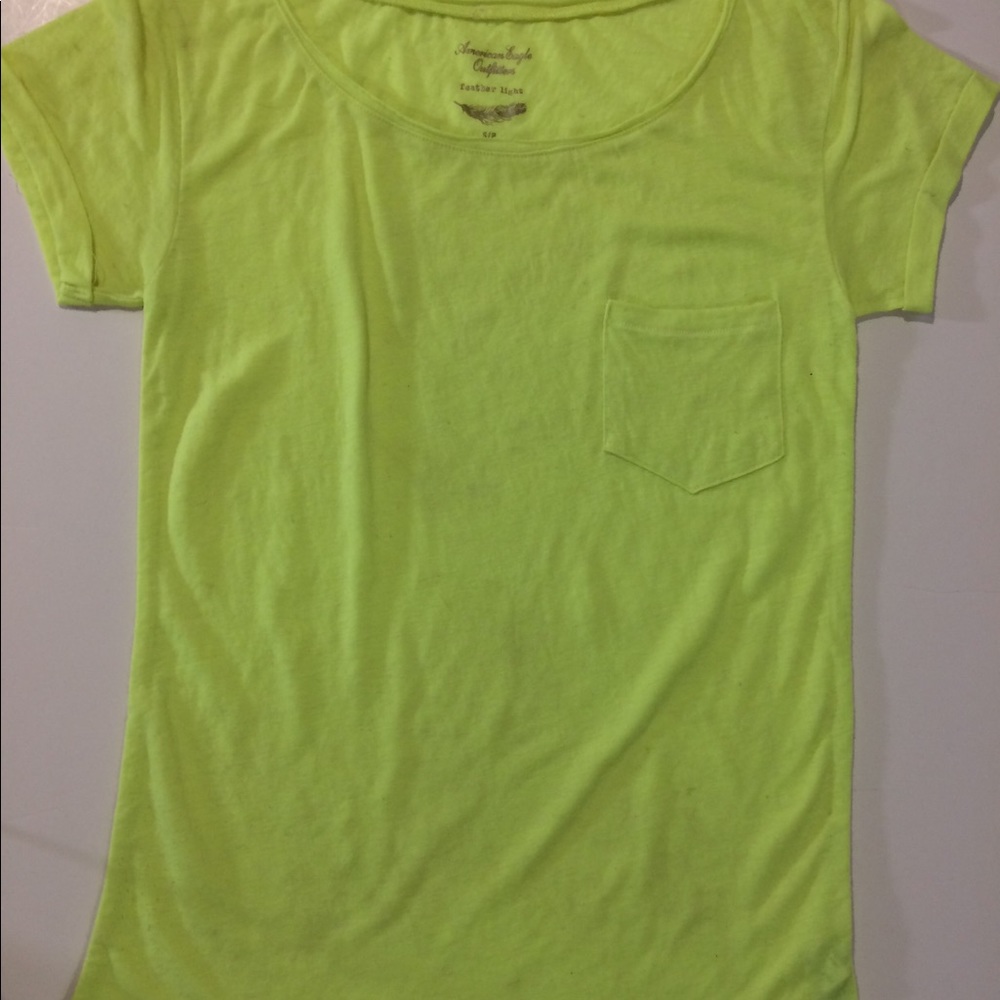 American Eagle womans S/P feather light neon T